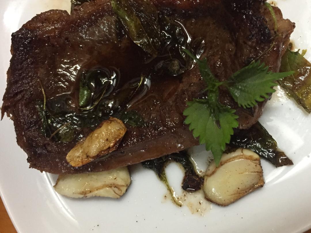 好吃到哭的煎牛排
