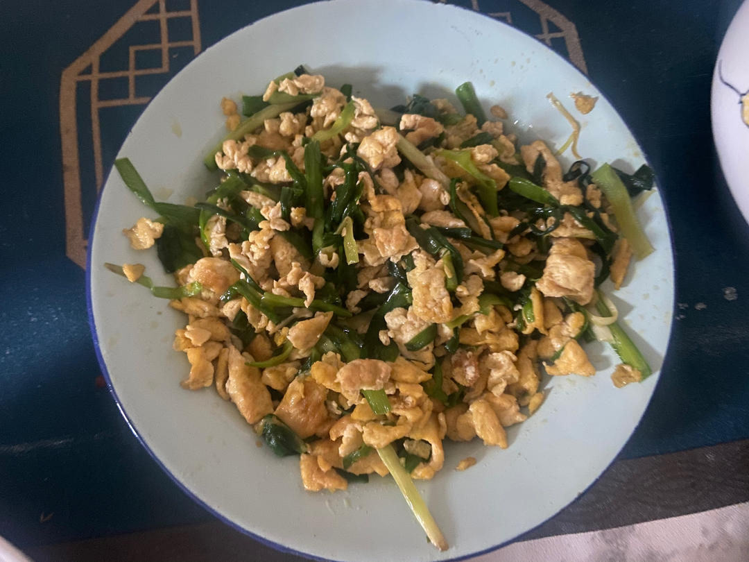 简易版韭菜炒鸡蛋（鸡蛋味道非常鲜嫩）