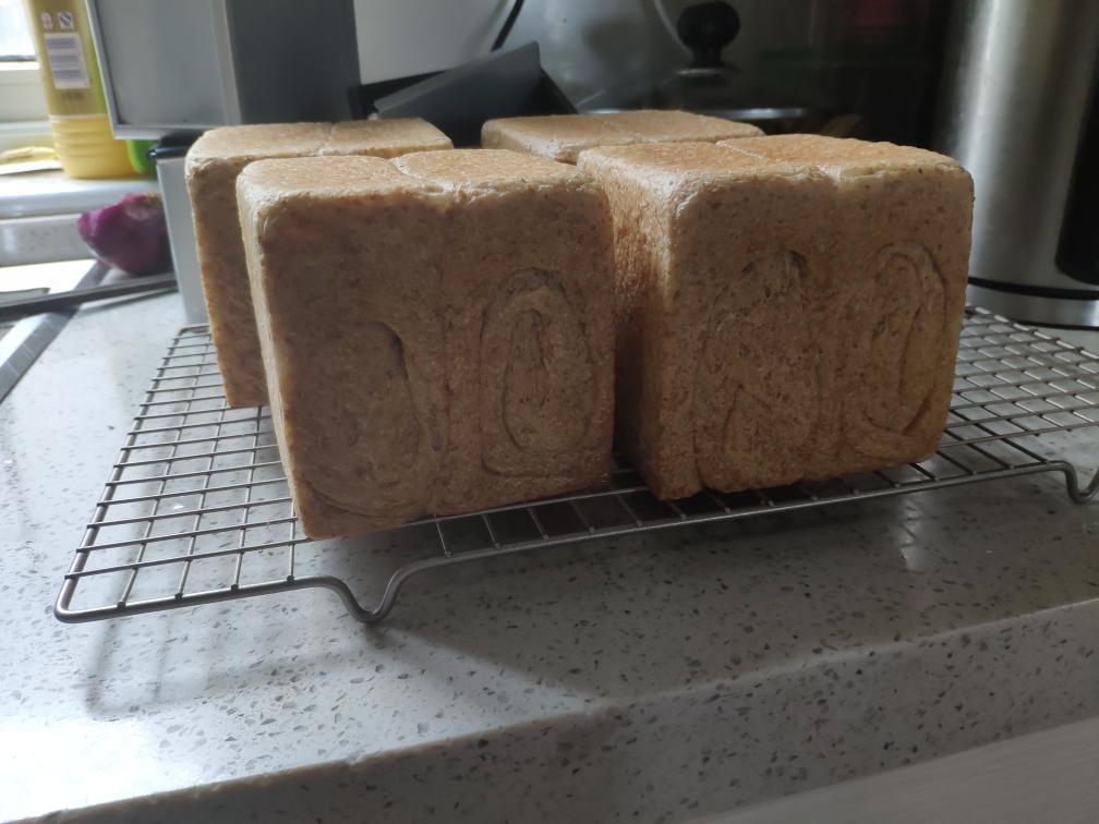 减肥敲级好的低卡全麦吐司～改自啊呜狮虎的做法