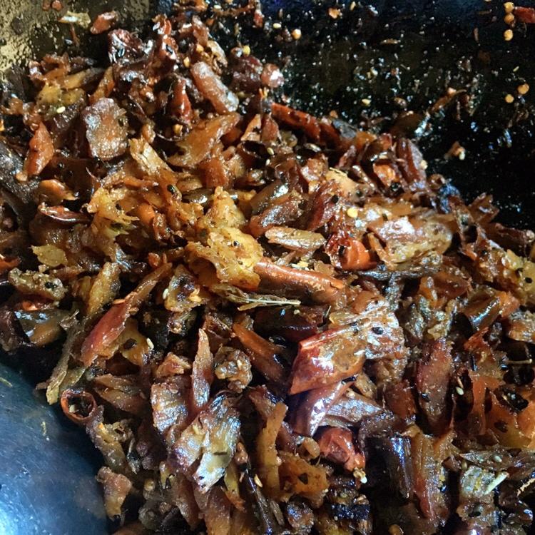 香辣酥脆咸鱼干