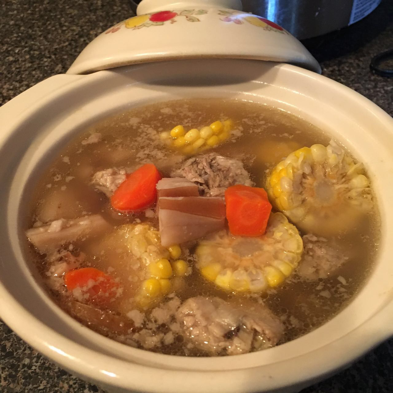 莲藕玉米排骨汤