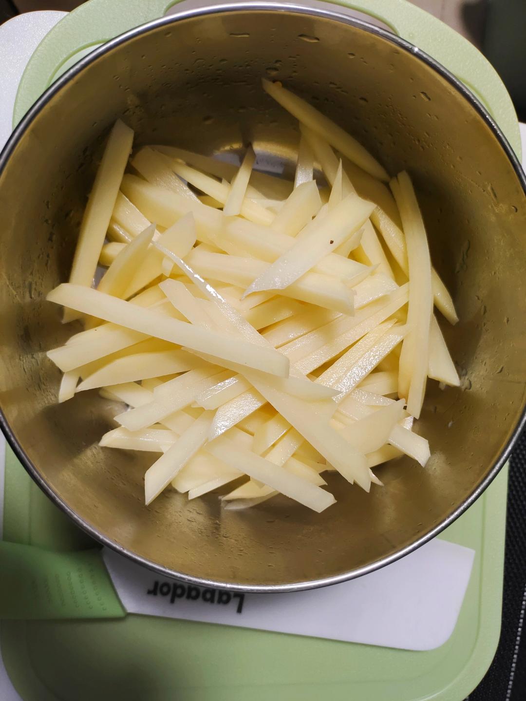 在家也能做出馆子味儿的醋溜/炝炒/酸辣土豆丝（就是那道看似简单，实则步步玄机的土豆丝）