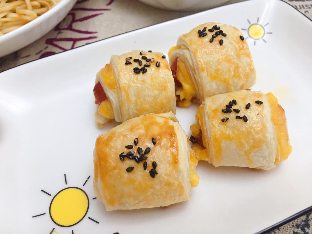 芝士香肠卷（手抓饼版）的做法