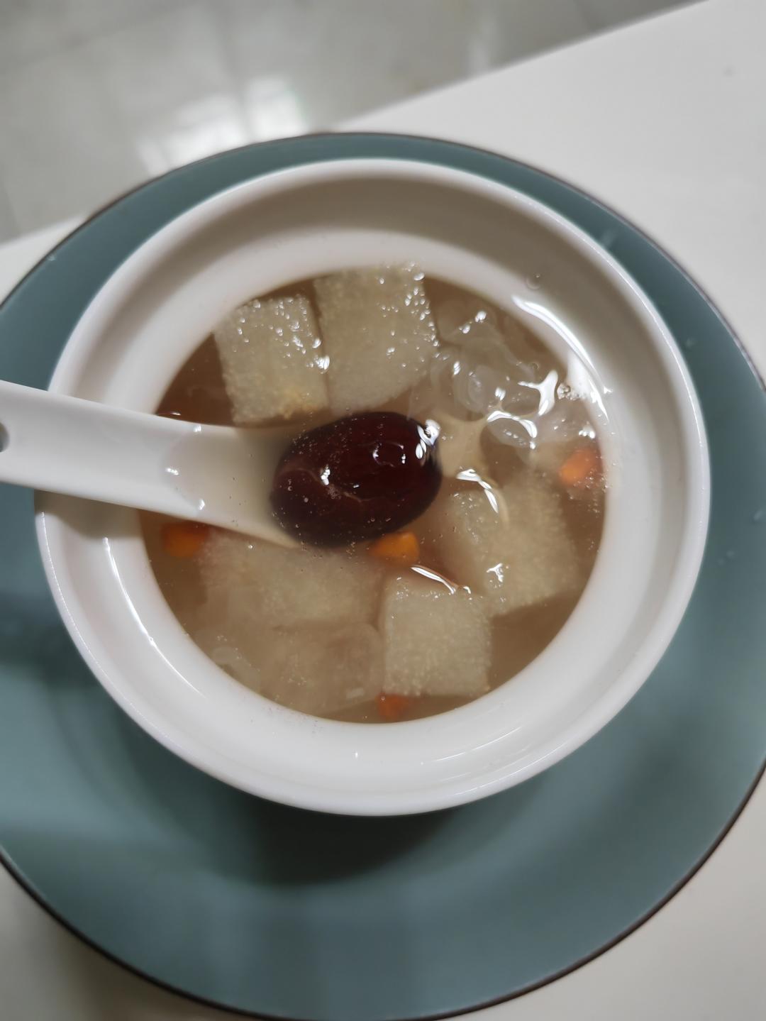 冰糖雪梨银耳汤