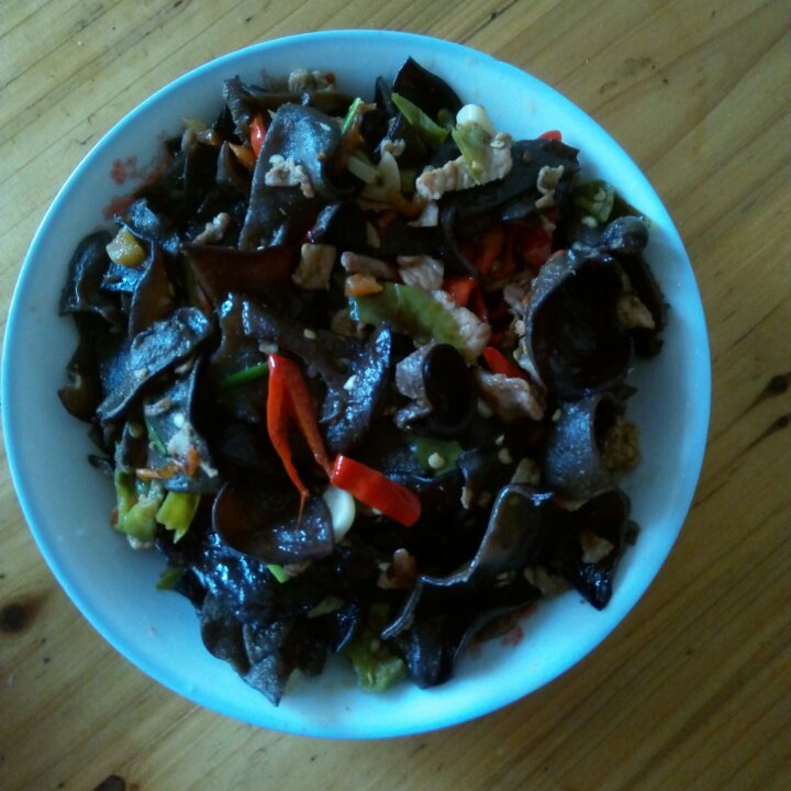 农家木耳炒肉