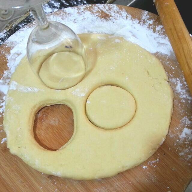 栗原晴美-得意小圆饼的做法 步骤3