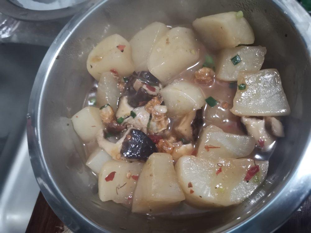 香菇素炖萝卜