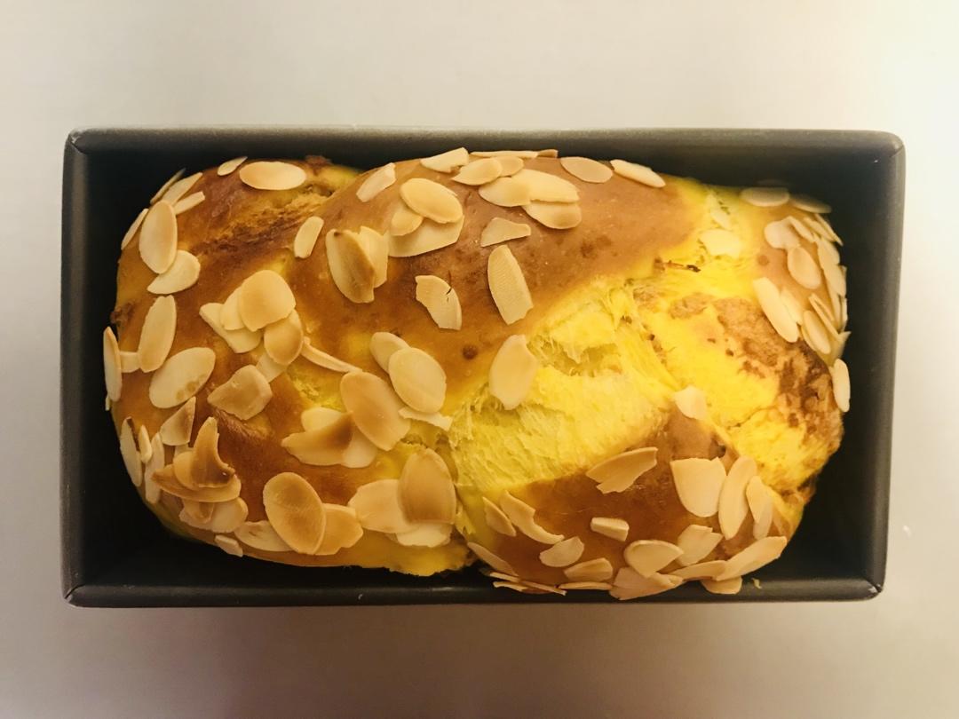 香喷喷的南瓜肉松吐司