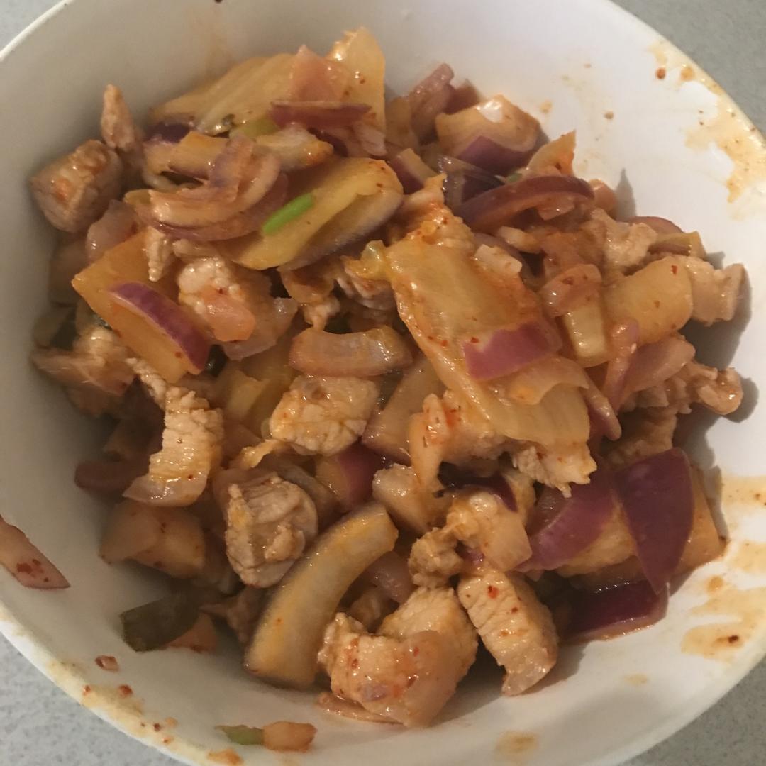 辣白菜炒五花肉