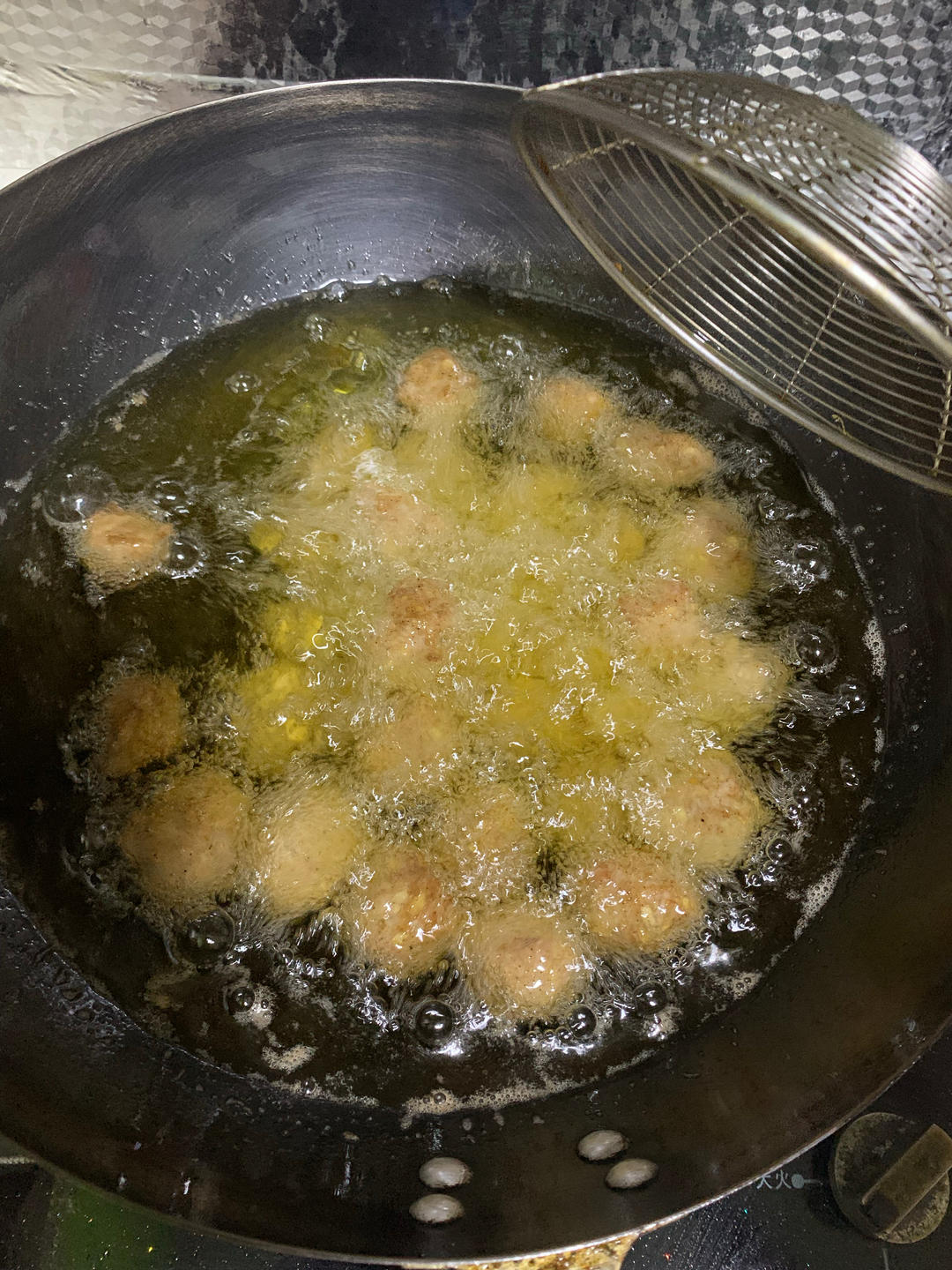 酥炸肉丸