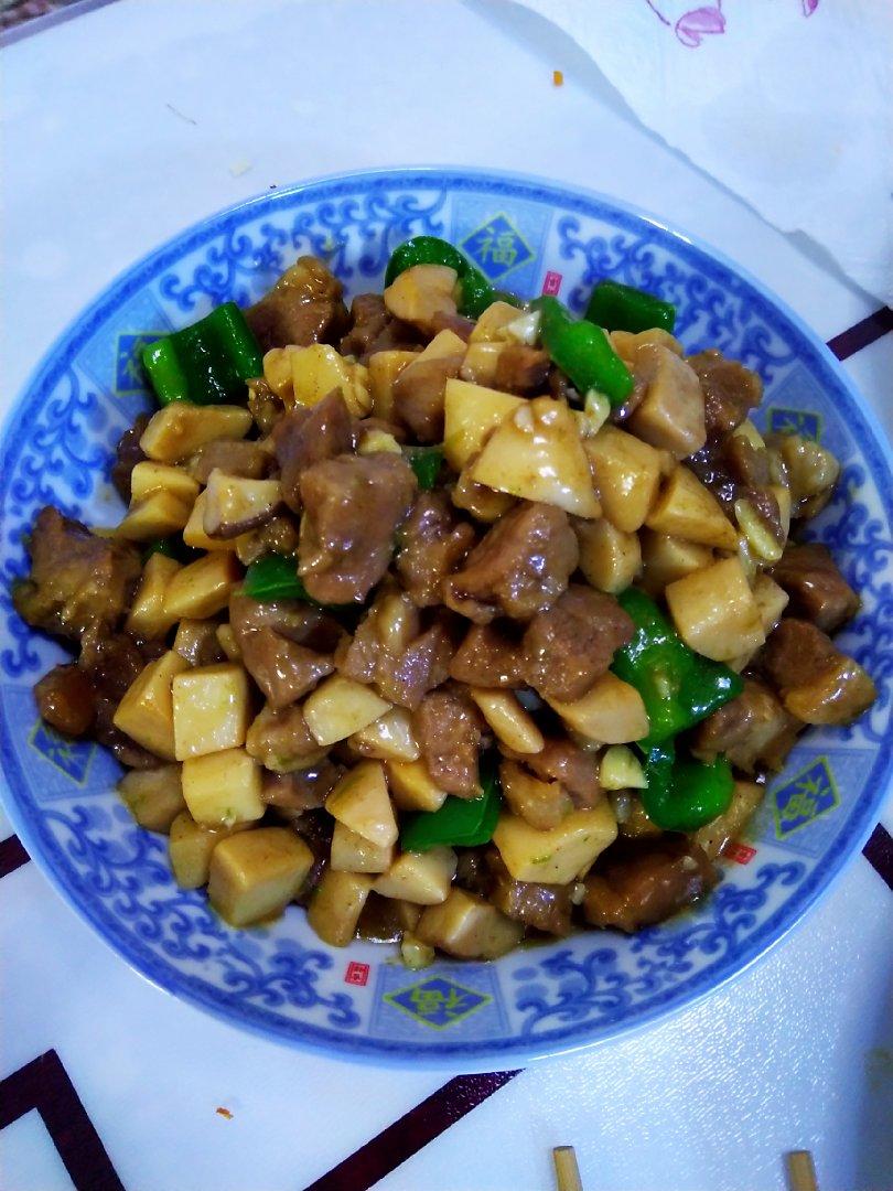 牛运亨通之黑椒杏鲍菇牛肉粒