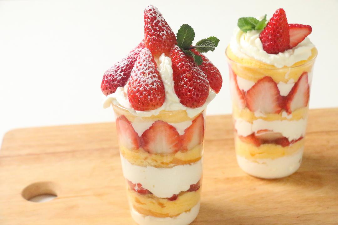 高颜值草莓奶油蛋糕杯🍓🍰
