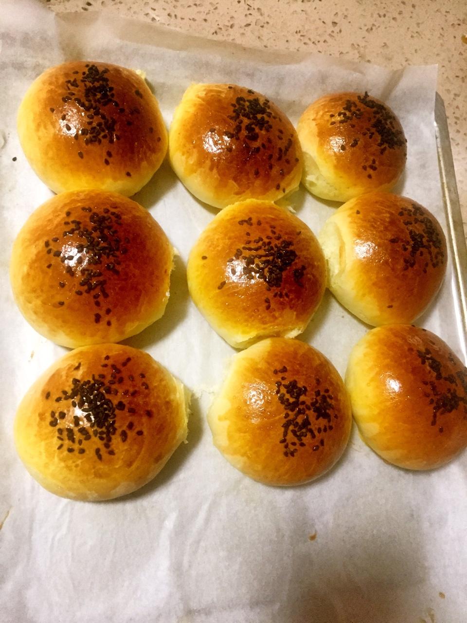 &蓝雨鱼♂做的肉松餐包