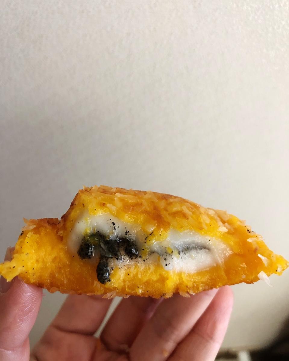 一口爆浆的南瓜饼