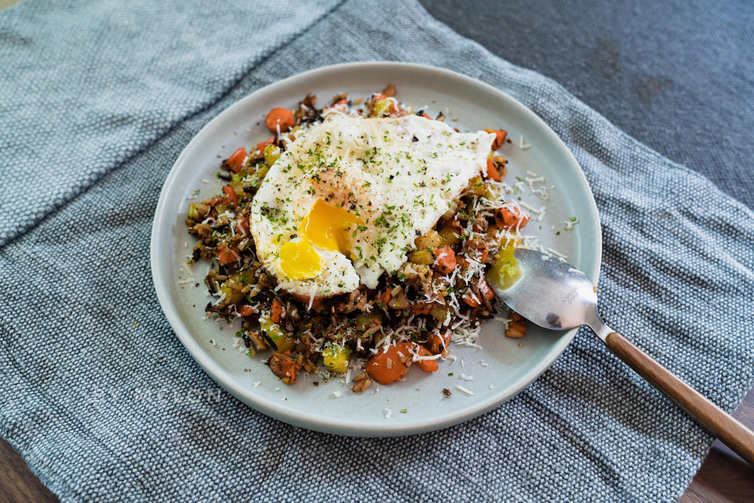 帕玛森奶酪蔬菜炒野米饭