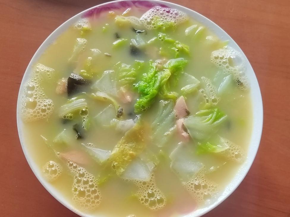 用咸鸭蛋和皮蛋做个省事快速又鲜的汤