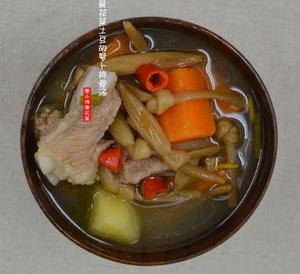 黄花菜土豆胡萝卜煲排骨汤的做法 步骤13