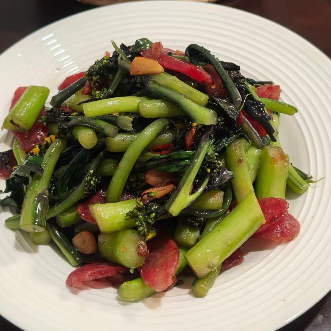 红菜苔炒腊肠的做法