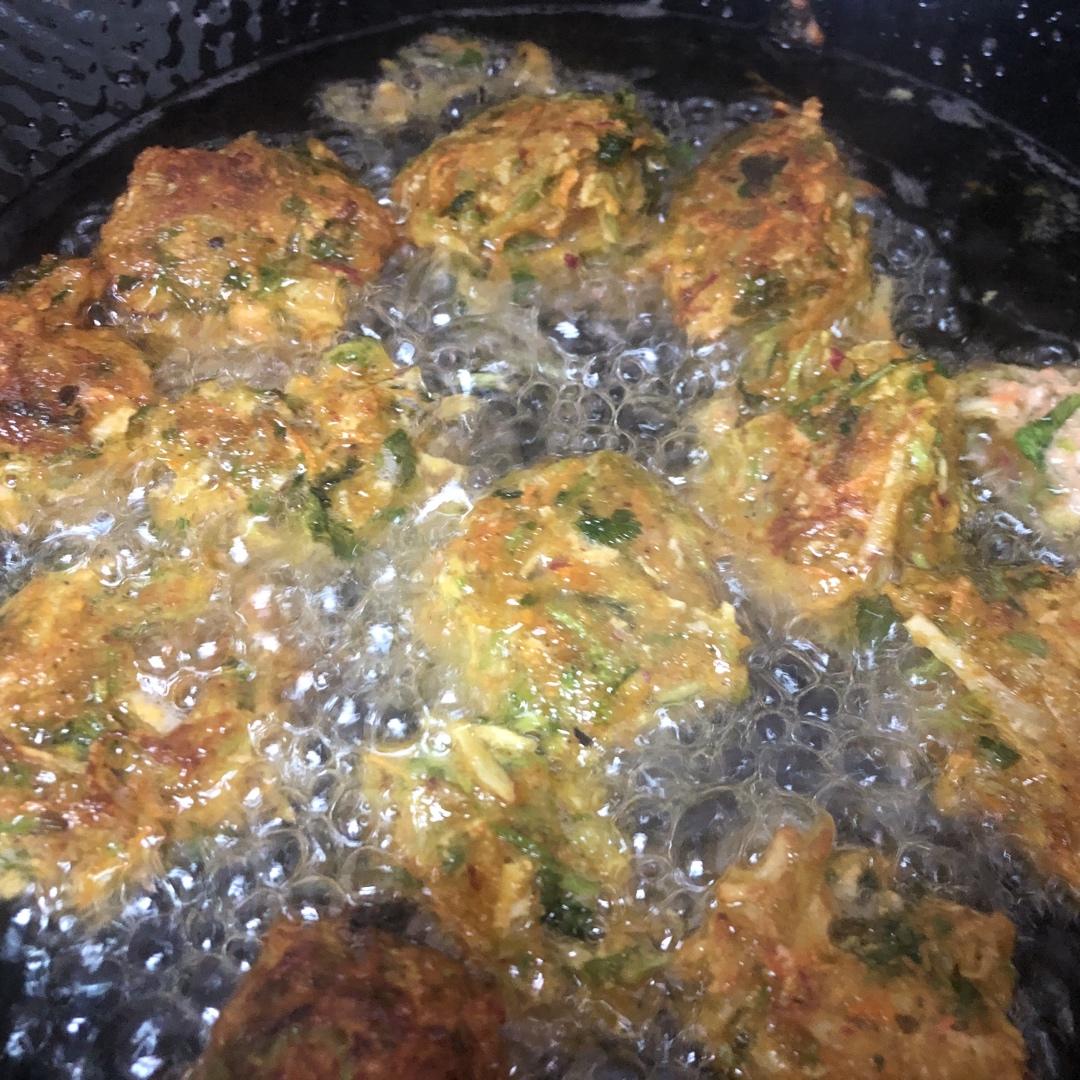 胡萝卜香菜素丸子