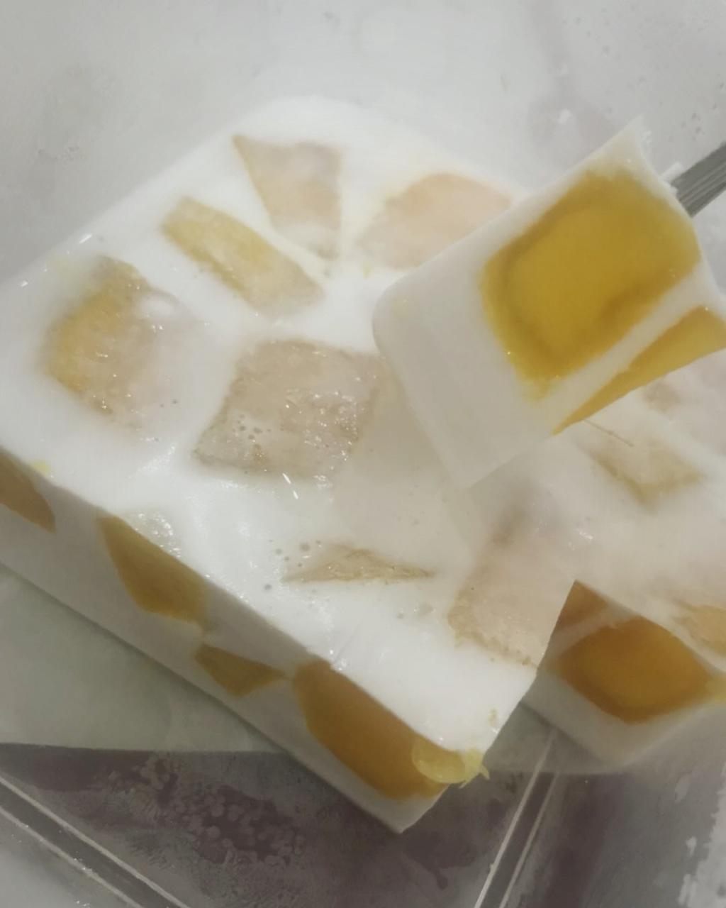 粒粒芒果椰汁冻糕