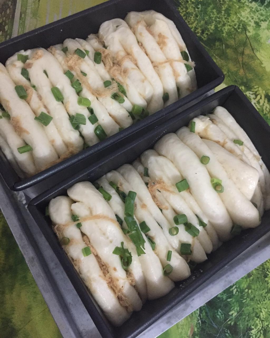 葱香肉松手撕面包