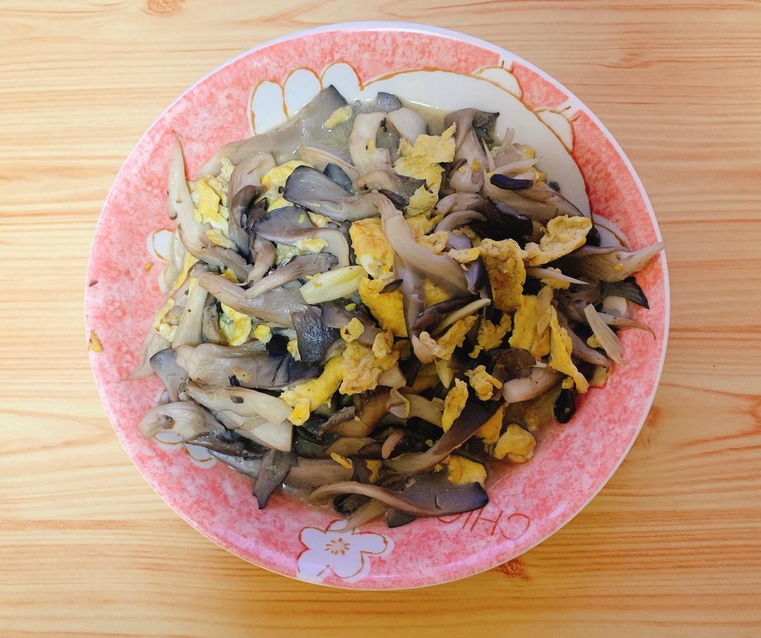 蘑菇炒鸡蛋【快手菜】
