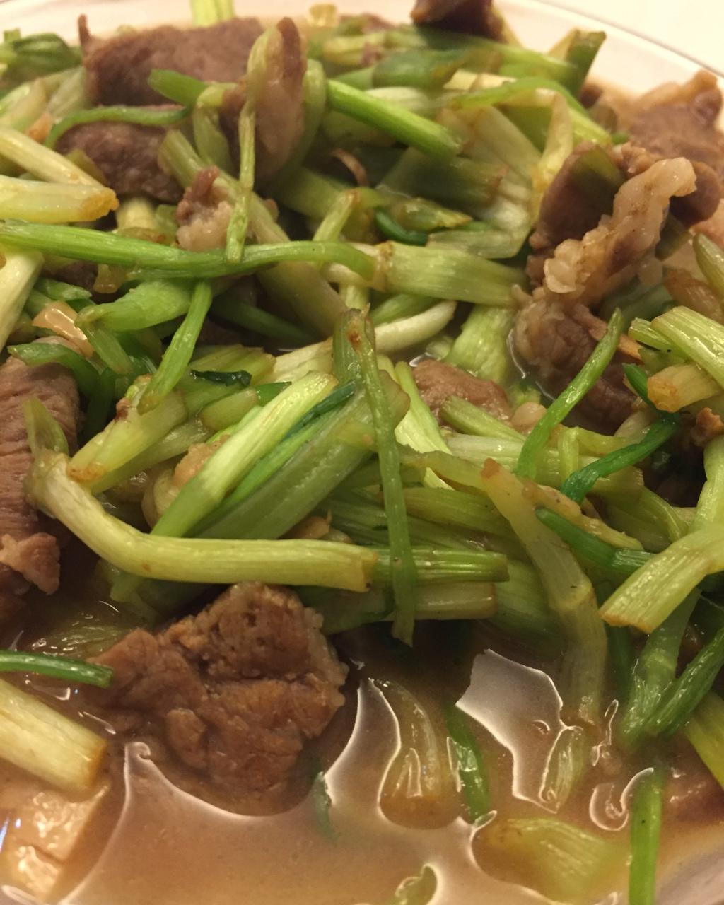 芹菜炒肉