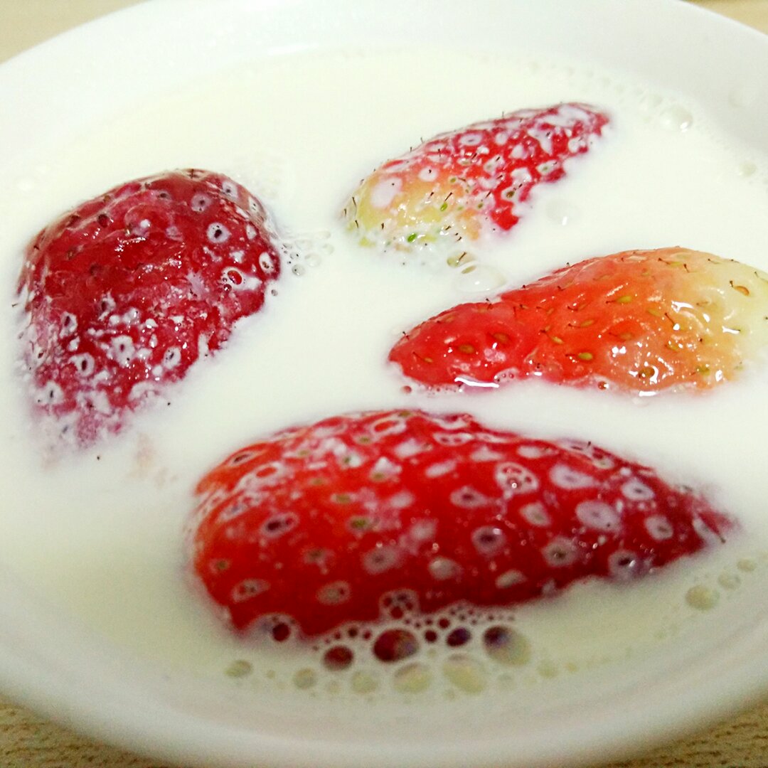 草莓牛奶