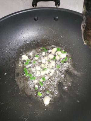 西红柿炒海鲜菇的做法 步骤3