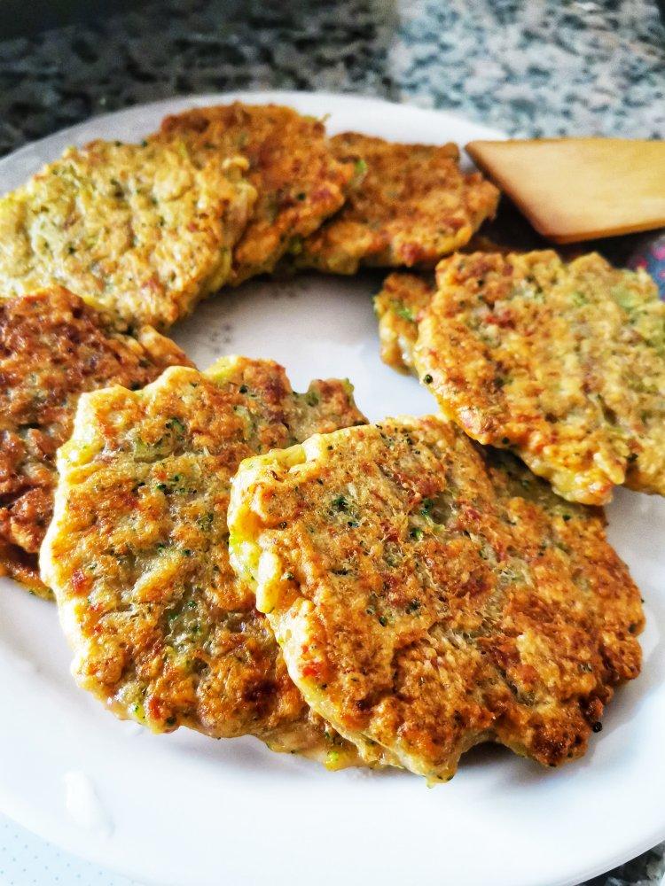 西兰花牛肉饼