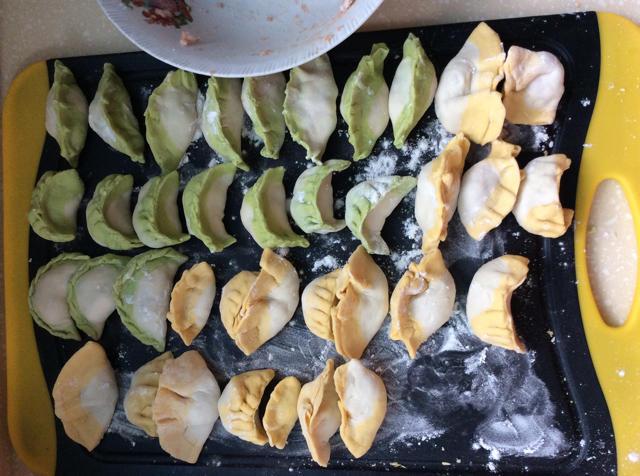 翡翠白玉白菜饺子详细版（附翡翠白玉白菜饺子包法，翡翠白玉饺子皮两种制法，面包机和面，翡翠白玉烧卖，各种馅料搭配）