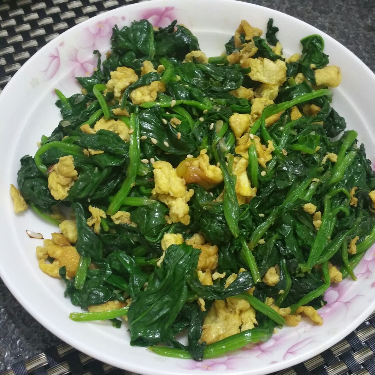 菠菜炒鸡蛋