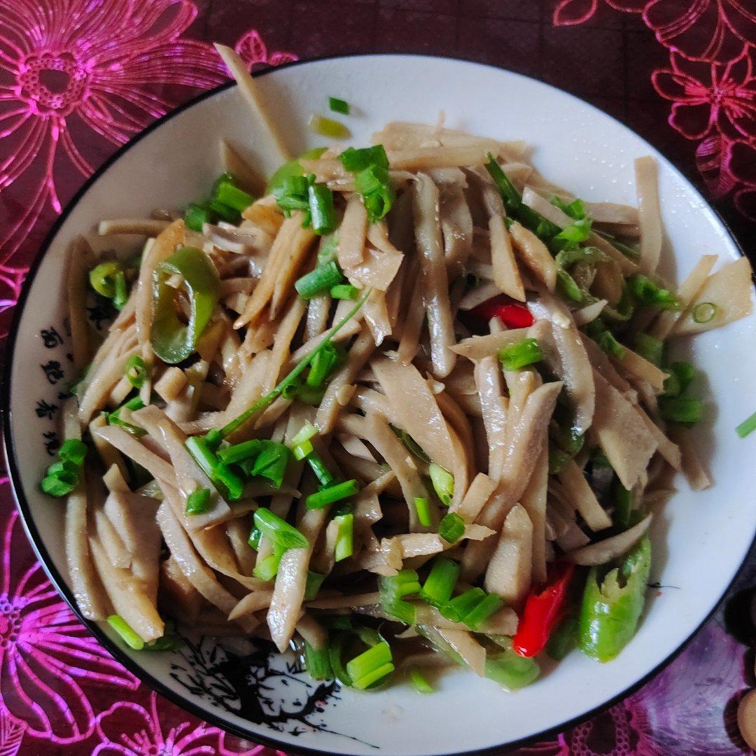 家常菜炒芋头丝