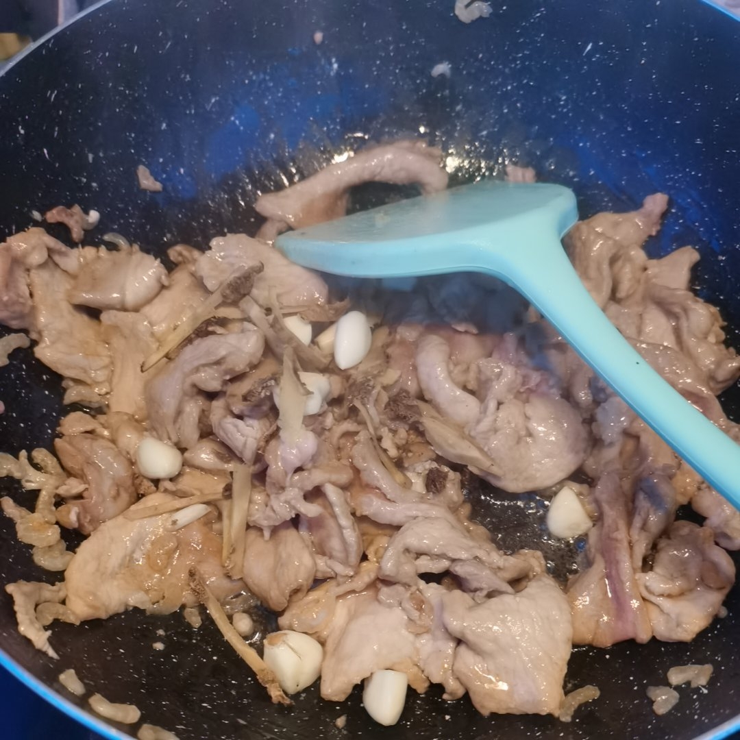 笋片炒肉的做法 步骤6