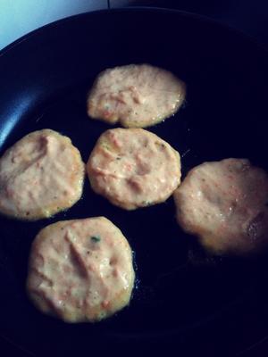 土豆胡萝卜饼（宝宝辅食）的做法 步骤4