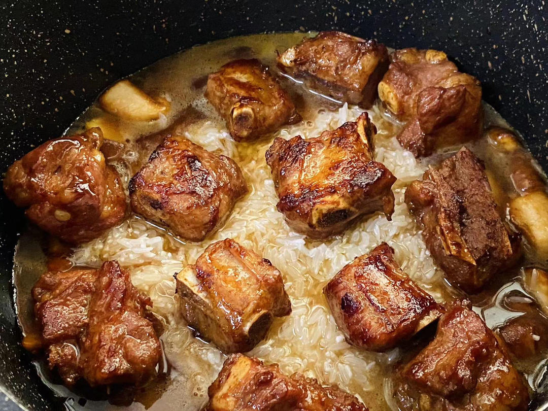 板栗排骨焖饭，是你眷恋的人间烟火气🌃