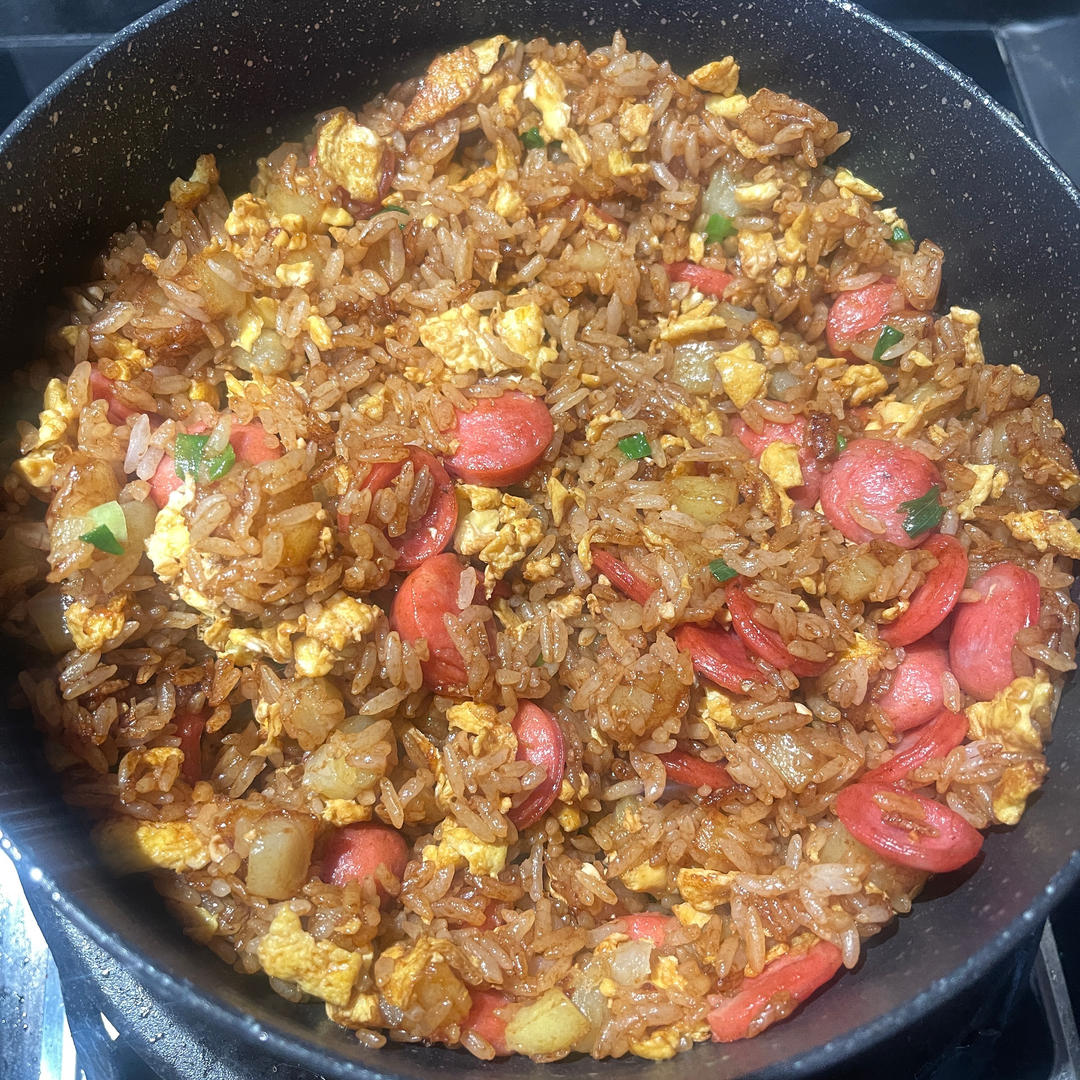 邻居抢着来我家吃土豆香肠炒饭，原来这么香！