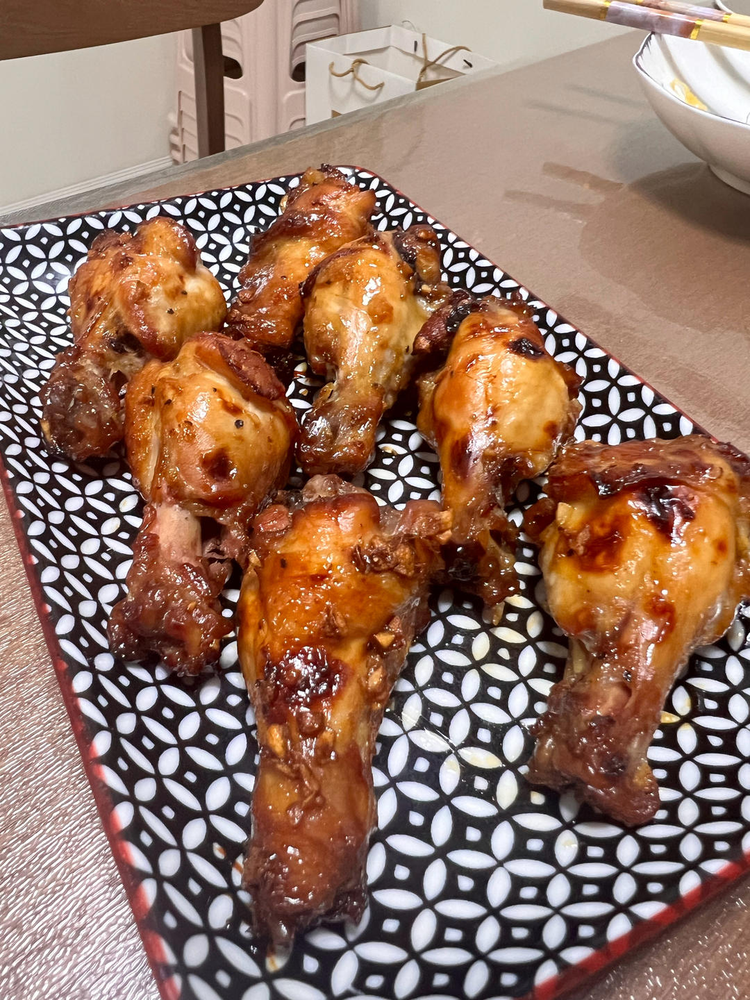 无比鲜嫩多汁的蒜香蜜汁鸡翅