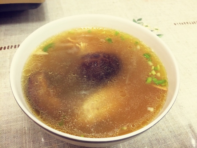 香菇炖鸡汤