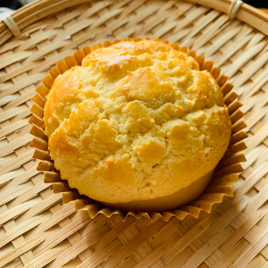 好吃到炸裂的港式菠萝包（附带制作酥皮的小视频）