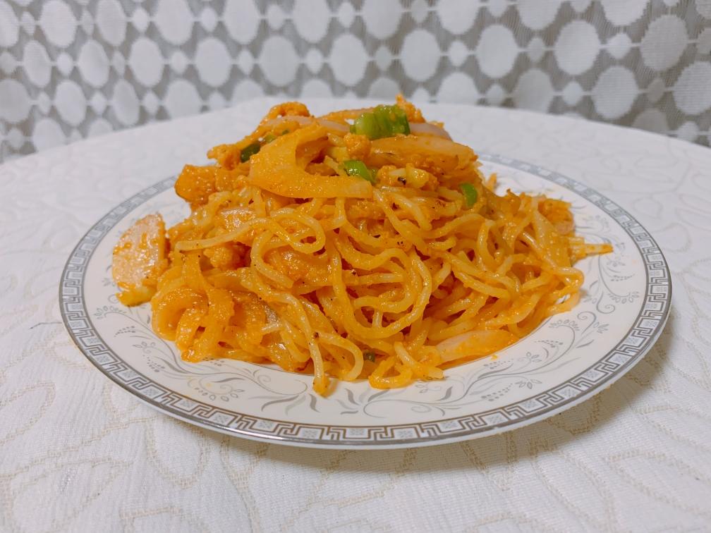 减脂好吃的金沙蛋黄凉拌魔芋面的做法