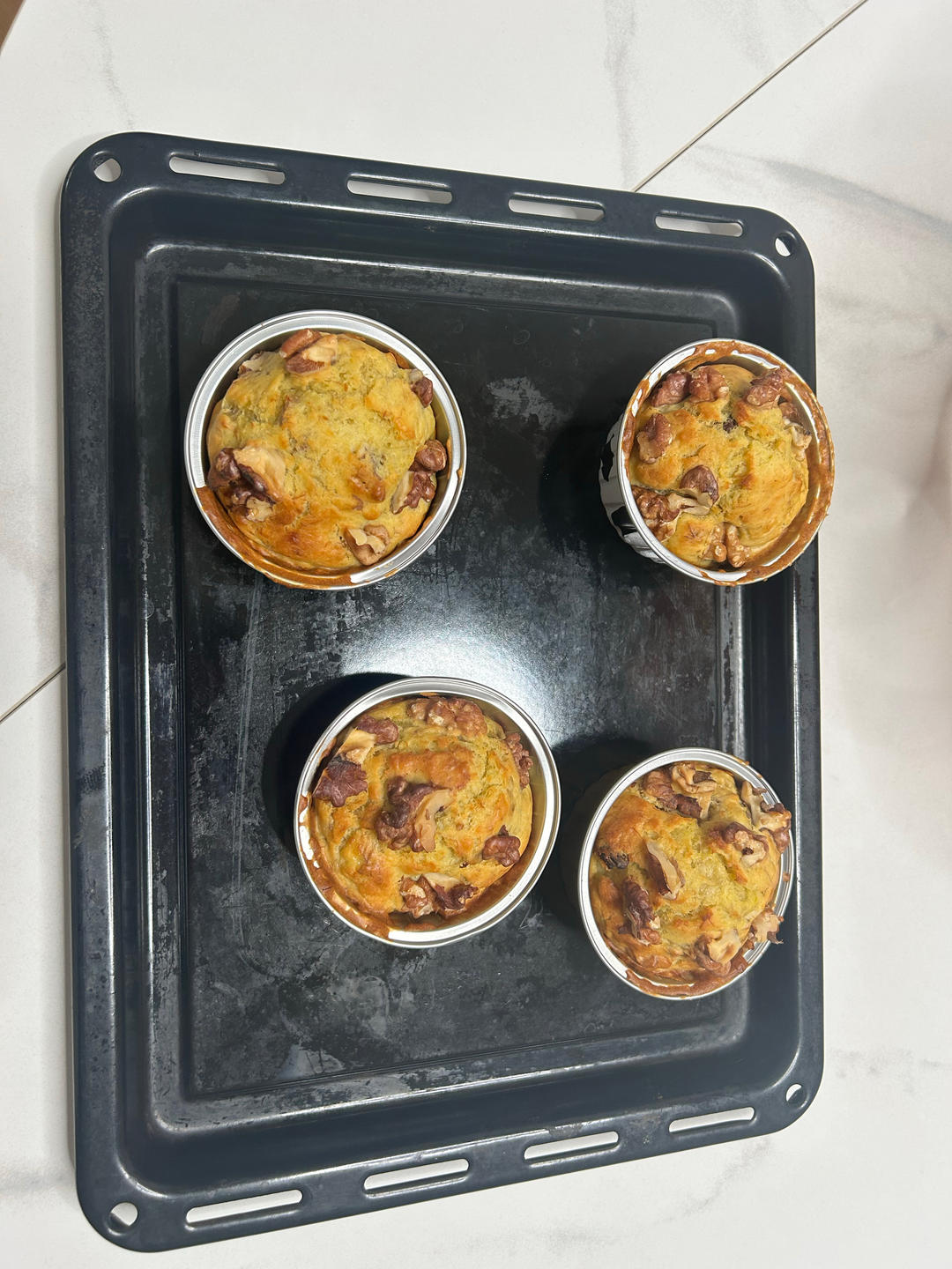 只需搅拌入烤箱的香蕉麦芬