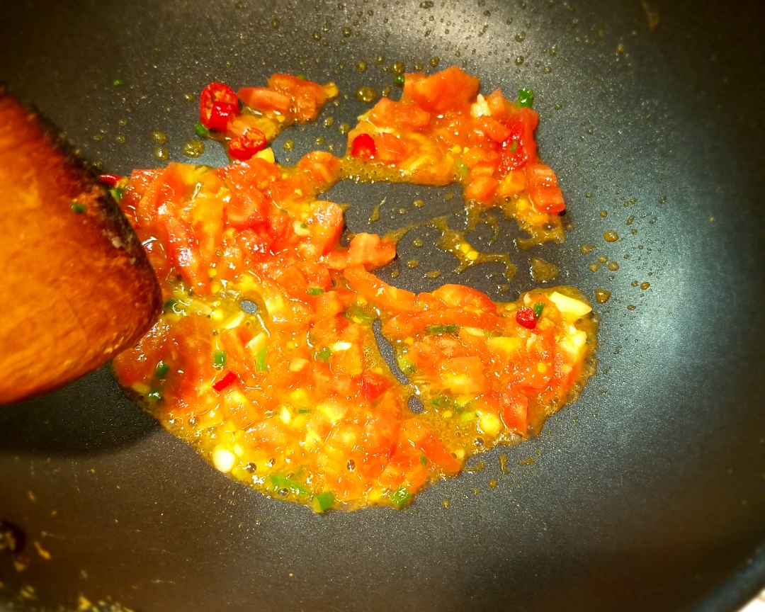 茄汁海鲜菇的做法 步骤5