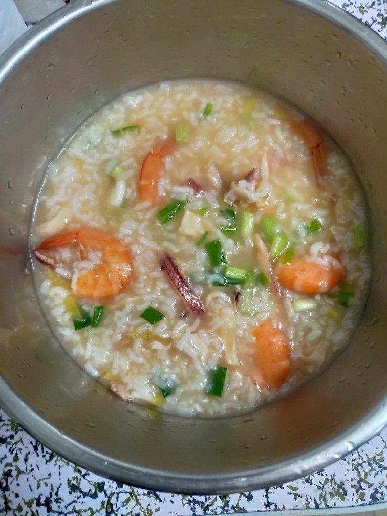 鲜虾砂锅粥