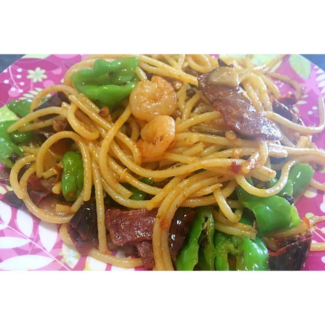 麻麻辣辣火爆虾仁意面