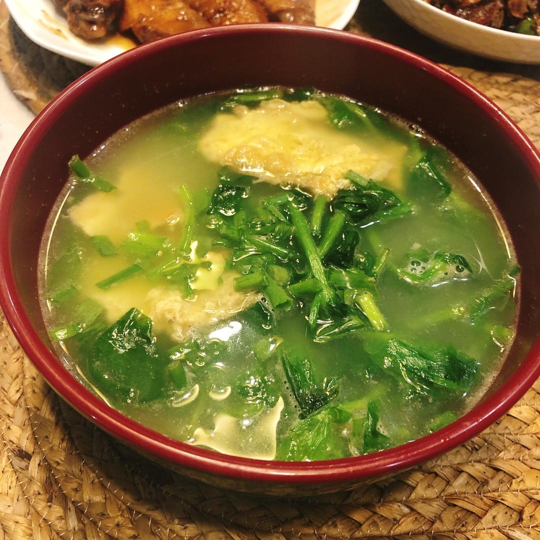 豌豆尖鸡蛋汤。