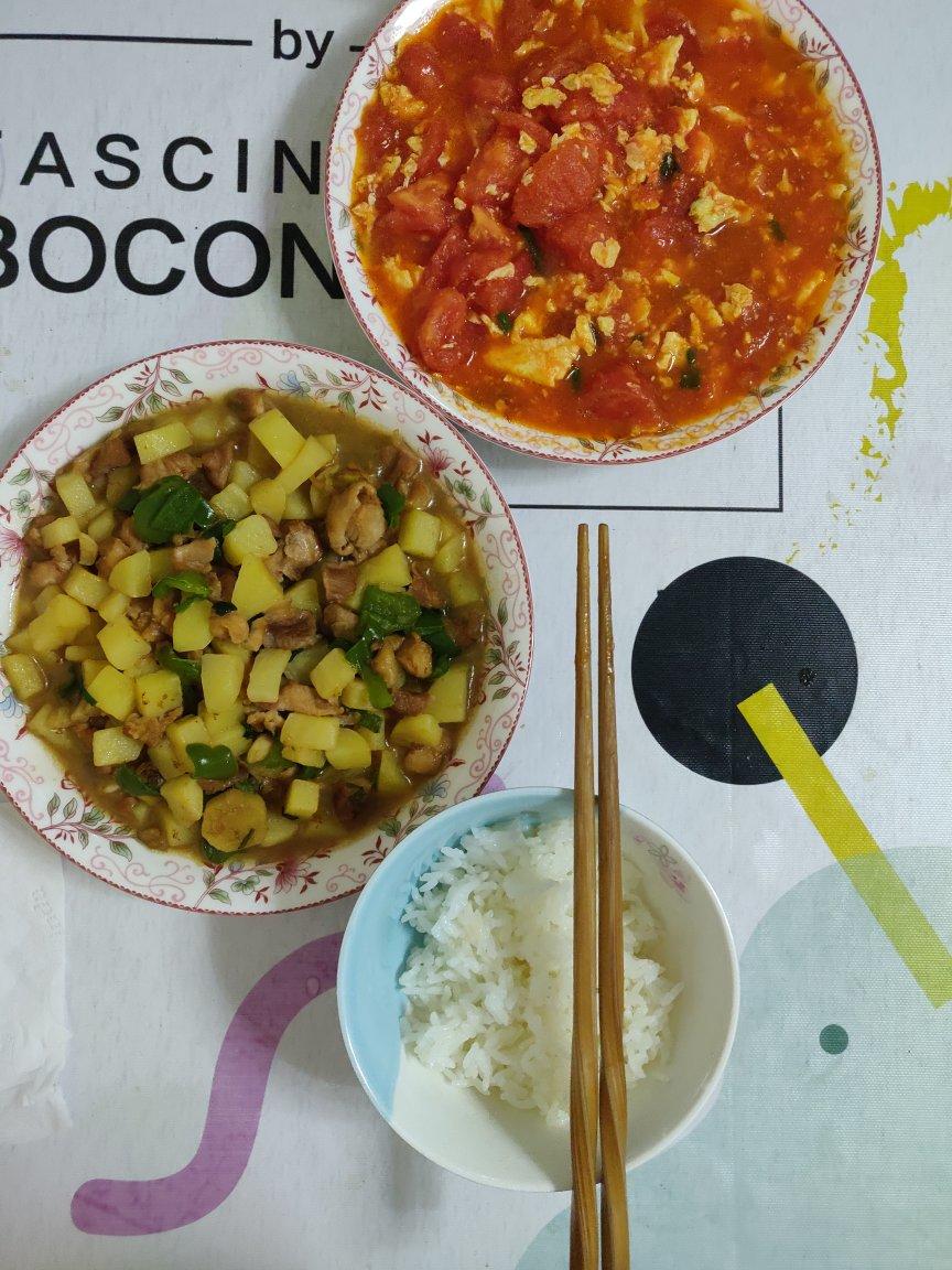 土豆胡萝卜炒鸡丁