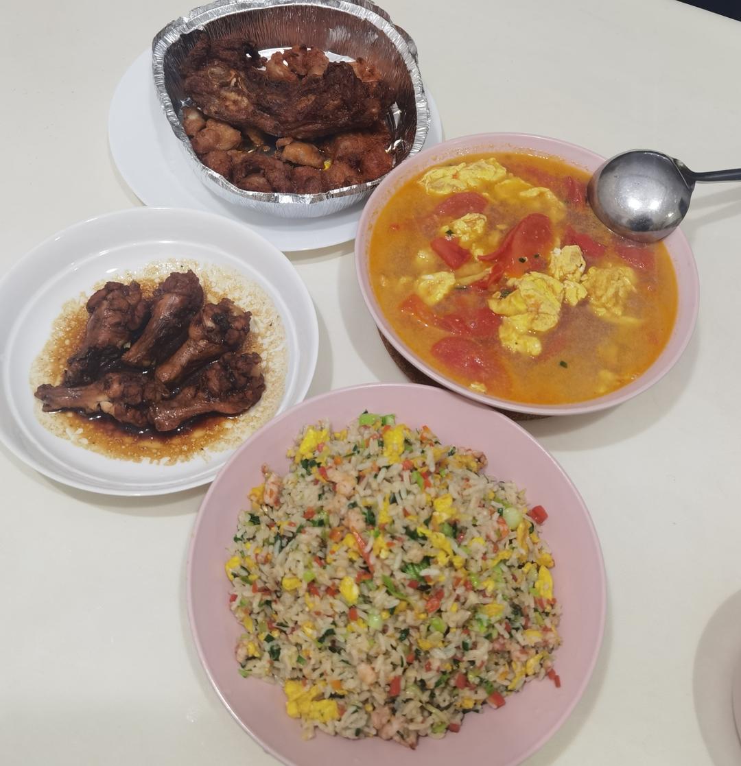 孩子吵着要吃的虾仁蛋炒饭