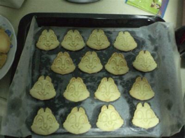 超简单！好吃又平整的糖霜饼干底的做法（附贴心小提示哦）