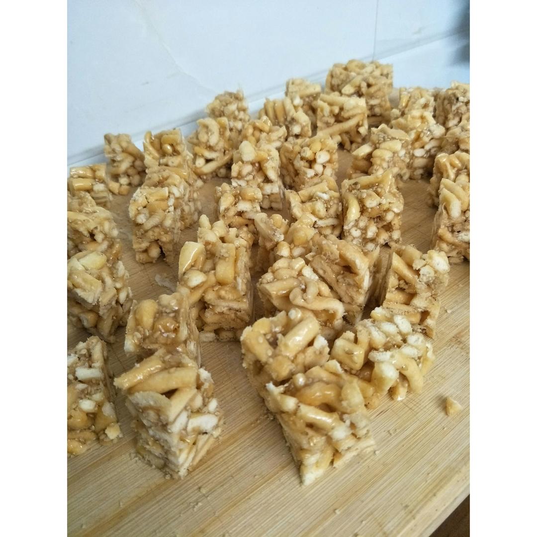 （视频食谱）自制沙琪玛／萨其马